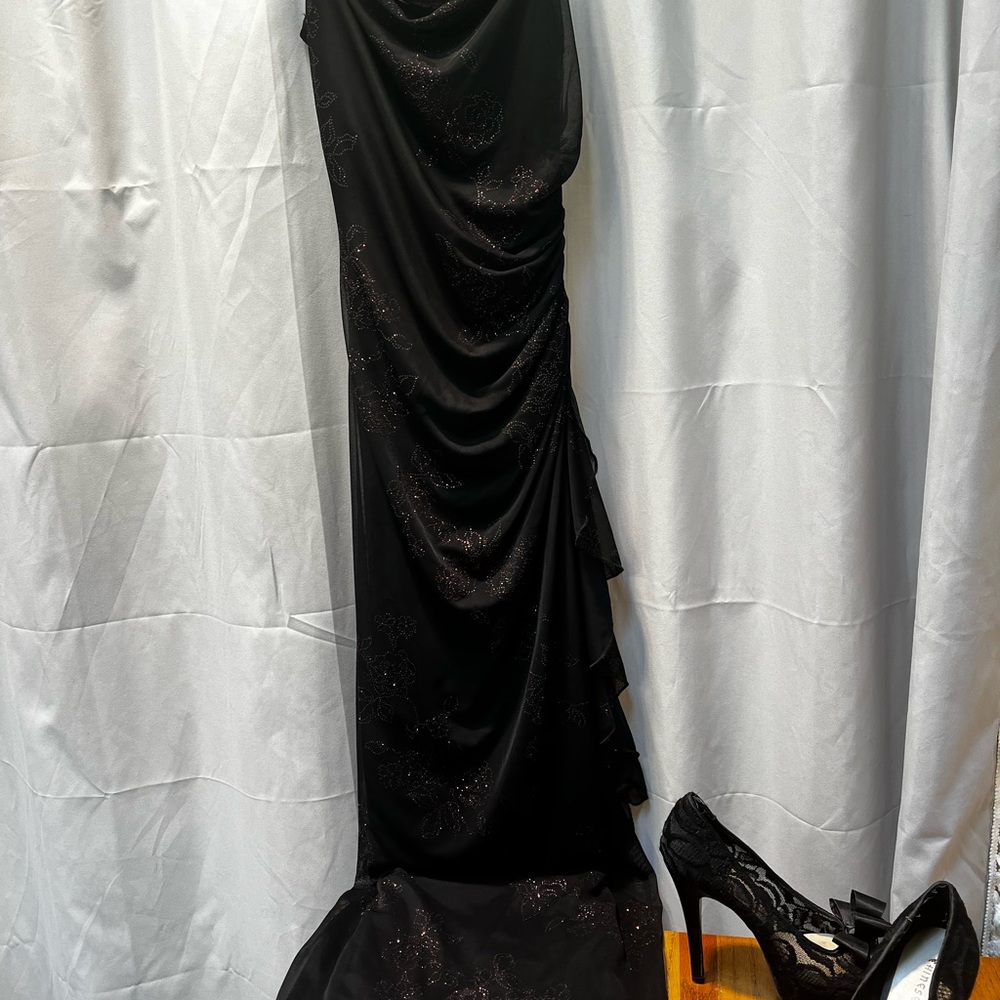 Women’s Formal Dress w/Lace Black Heels
